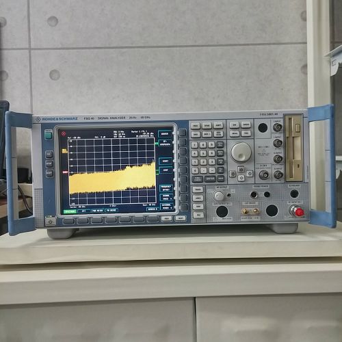 Used Rohde &amp; Schwarz FSQ40 - 20 Hz to 40 GHz Signal Analyzer - Calibrated