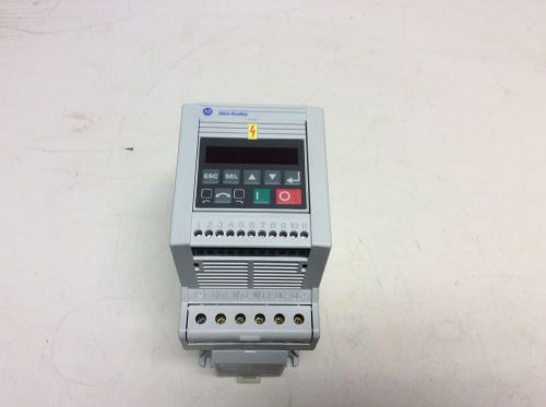 Allen Bradley 160-AA12NSF1P1 Ser. C FRN. 7.06 3 HP 2.2 kW VFD 160AA12NSF1P1 160