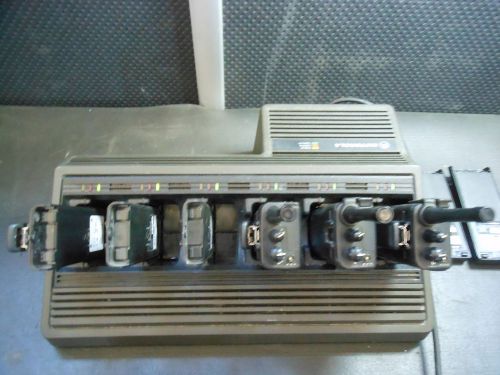 Motorola NNTN1177 6 Bank Charger W/ 3 HT 1000 Radios and 11 Batteries