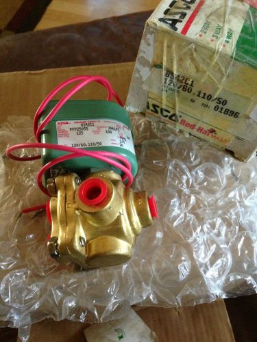 NEW ASCO RED HAT 8342C1 SOLENOID VALVE 120/60 4way 1/4&#034;