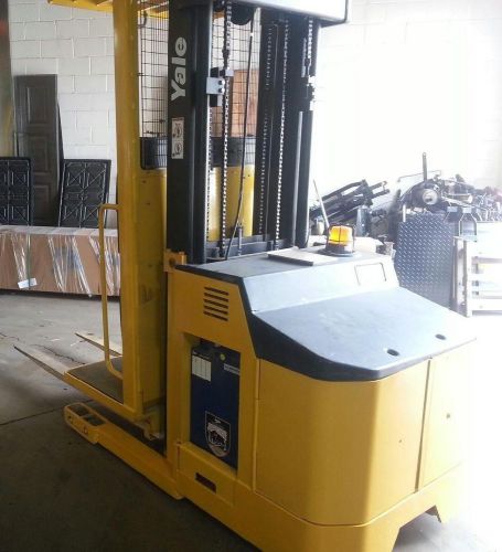 FORKLIFT Yale 3,000 Order Selector OS030