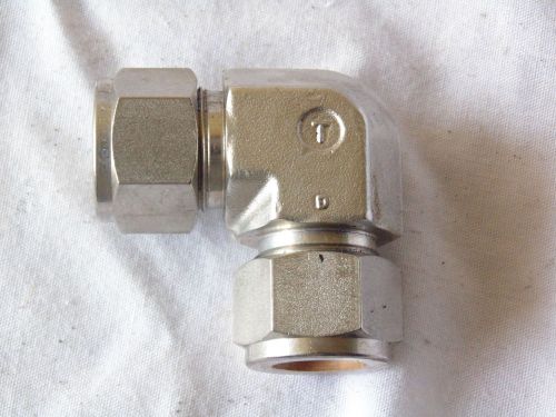 Lot of 2 Tylok 5/8&#034; Tube x 5/8&#034; Tube, 90° Elbow Fittings - P/N SS-10-DELU-10