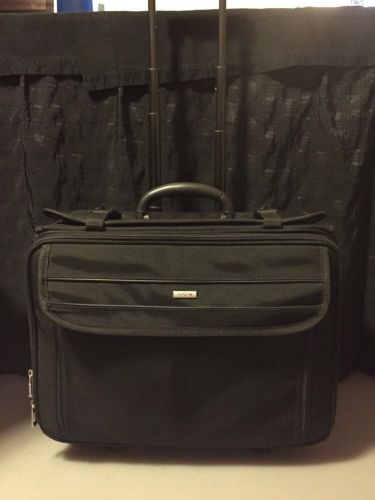 Solo black classic carrying case roller-17.5&#034; , wheels,handle, filing compartmen for sale