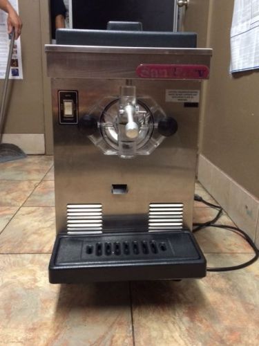 SaniServe DF200 Countertop Soft Serve Ice Cream Yogurt Machine 7 quart one head