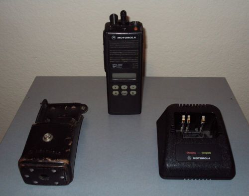 MOTOROLA MTS2000 FLASHPORT H01UCF6PW1BN 48-CHANNEL 800MHZ PORTABLE RADIO