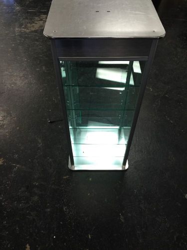 6 SHELF ACRYLIC LOCKING LIGHTED DISPLAY CASE