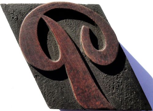 Letterpress Wood 2&#034; Letter &#039;P&#039; Block **Stunning ITALIC Typeface**