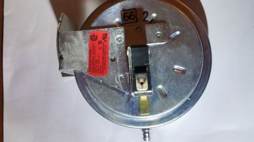 Lennox 60J4701 PRESSURE SWITCH FS6746-1698 Honeywell 34M74 60J47