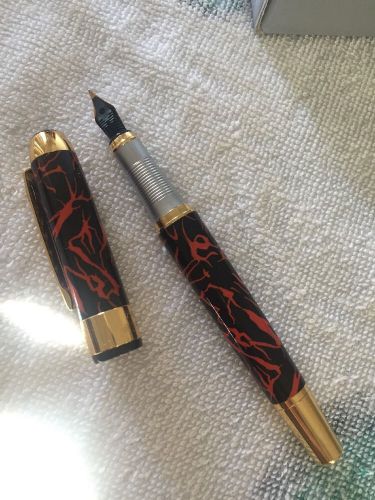 JinHao 250 Black &amp; Red Magic Gold Trim Fountain Pen - Medium