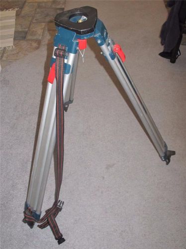 Bosch 63&#034; Quick-Clamp Contractor&#039;s Aluminum Tripod BT160