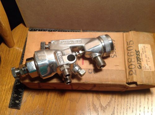 Graco 210-744 63C AUTOMATIC AIR SPRAY GUN NEW NOS 210744 SS Fluid Passages