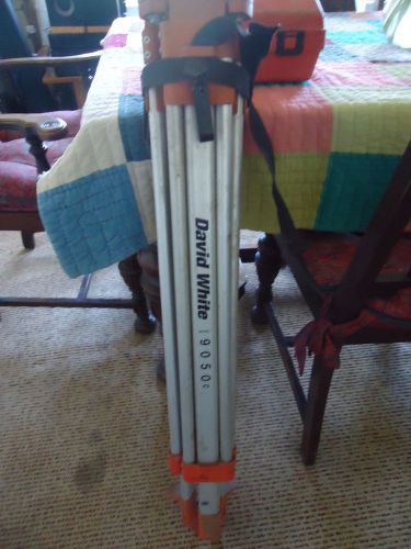 David White Aluminum Tripod Model no. 9050C