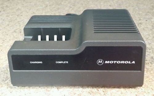 MOTOROLA BATTERY CHARGER MODEL No. NTN4633B WORKING FOR HT600, HT800, MT1000