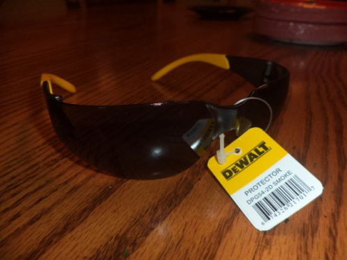 GENUINE DeWALT PROTECTOR HIGHP SUN/SAFTY PROTECTIVE WITH SMOKED LENSES