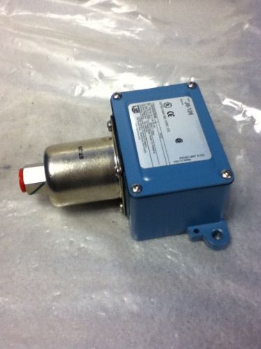 UNITED ELECTRIC J6-126 PRESSURE SWITCH