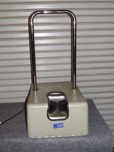 ULTRA CLEAN MOTORIZED SHOE CLEANER MODEL 1600-VA (#1051)