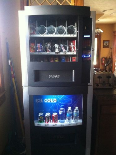 RS800 RS850 RS-850 COMBINATION SNACK AND SODA VENDING MACHINE GREAT CONDITION