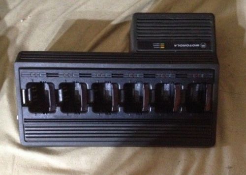 Motorola NTN1177A 6-Slot Gang Radio Battery Charger