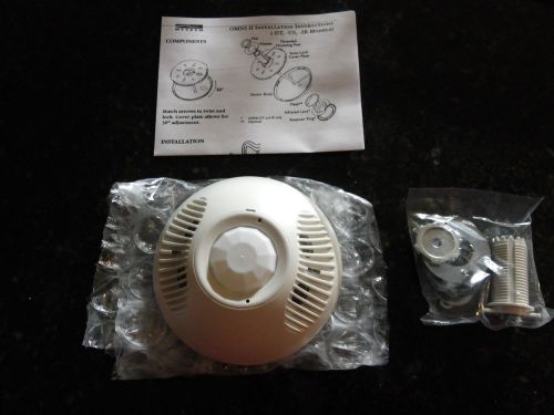 HUBBELL OMNIDT2000 PIR &amp; US CEILING SENSOR w/ IntelliDAPT *NEW-IN-BOX*