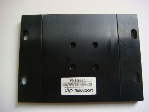 NEWPORT MOUNTING PLATFORM OPTICAL BASE PLATE 4&#034; X 5.5&#034; X 0.5&#034;