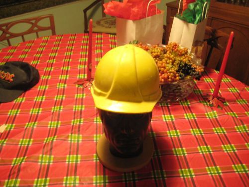 VINTAGE 1980&#039;S YELLOW PLASTIC CONSTRUCTION HARD HAT