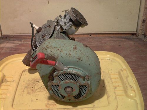 VINTAGE REO MOTOR GREAT FOR RESTORE 211