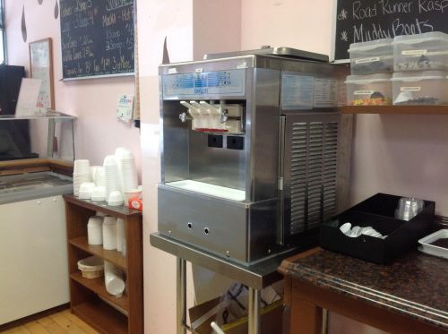 Soft serve ice cream machine-Taylor Model 161, 230V 60HZ 1PH air