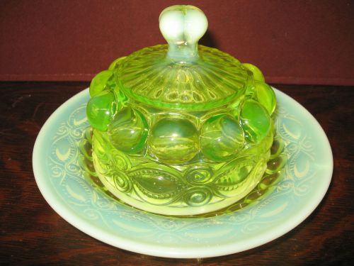 Vaseline uranium Opalescent Glass eyewinker Pattern domed covered Butter dish nr