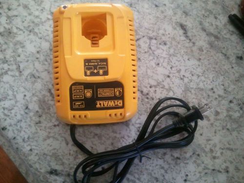 DEWALT XRP DC9310 LI-ION 18V CHARGER, LOOK....