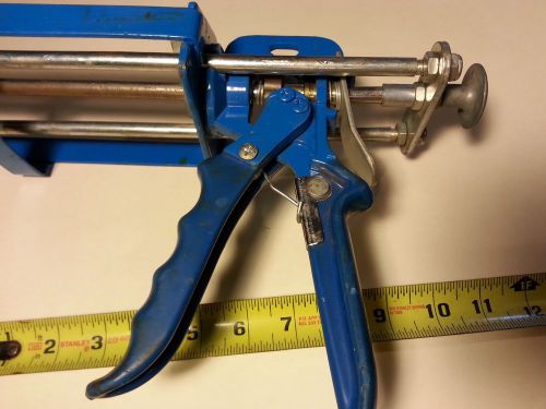 3M 6997-1 MANUAL DISPENSER CAULKING EPOXY GUN 22 oz used NICE!