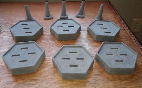 LOT OF 6 HEXAGONAL GRAY SUEDE RINGS DISPLAYS AND 5 FINGER DISPLAYS