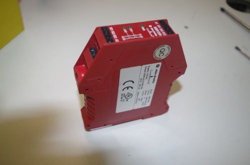 ALLEN BRADLEY # MSR125H # 440R-D23164  GUARD MASTER SAFTEY RELAY