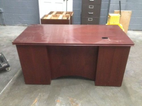 Office Desk- Cherry.  NO RESERVE!!!