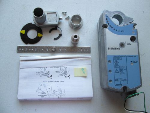 NEW IN BOX SIEMENS OPEN AIR ACTUATOR SR, 120V, 142 IN LB 2P GCA221.1U  (172)