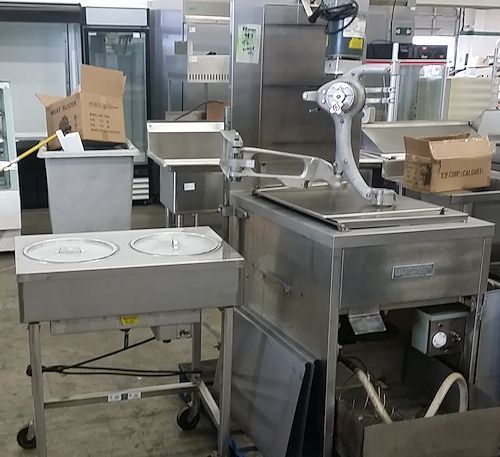 Lucks Donut Fryer G1826, Belshaw Type F Auto w/arm, Screens, Heat &amp; Ice NICE