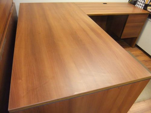 Global &#034;Adaptabilities&#034; Single Pedestal 36&#034;x72&#034; desk with a 24&#034;x48&#034; return