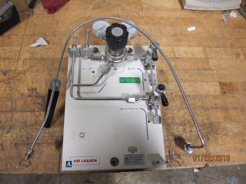 AIR LIQUIDE PANEL APTECH AP1510S 5PW ASGTN2 REGULATOR &amp; 2 NUPRO 6LV VALVES