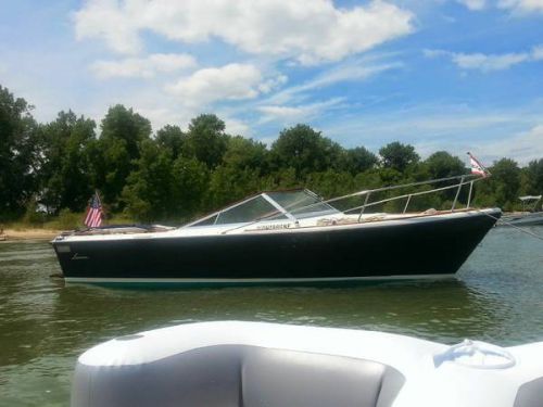 1972 Lyman Boat 24 Biscayne Fiberglass Hull with Teak and Mahogany Interior