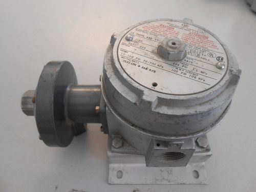 UNITED ELECTRICAL CONTROLS J120 PRESSURE SWITCH