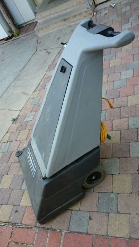 NILFISK ADVANCE CARPETRIEVER 28XP COMMERCIAL VACUUM 28&#034; WIDE AREA