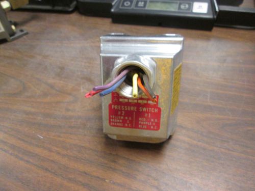 Barksdale Adjustable Pressure Switch CD2H-A3 Range: .03-3 PSI Used