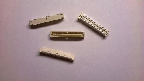 AJ122   Lot of  208 pcs 177984-2 60 Positon Plug Center Strip Contacts Gold SMD