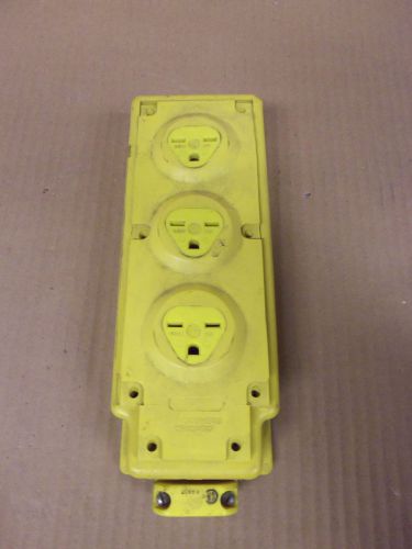 WOODHEAD 31594 MULTI-TAP 15 AMP 125V NEMA 6-15 RECEPTACLE STAION BOX