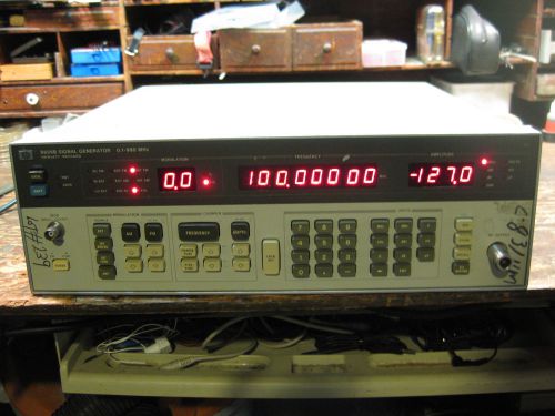 Hp8656b 8656 am fm signal generator, 0.1-990mhz, powers up, parts only. for sale