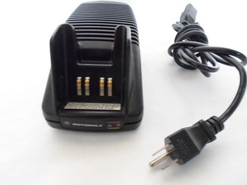 MOTOROLA NTN7209A AA16740 BATTERY CHARGER FOR MOTOROLA JEDI-SERIES (MT/MTS/MTX)