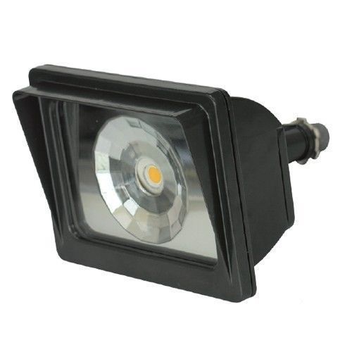 LED FLOOD LIGHT - 20 WATT 1,400 LUMENS 4,100K 120 - 277 VOLTS