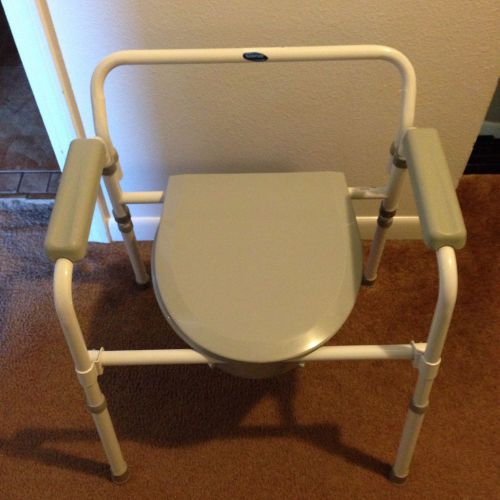 Handicapped invacare Bedside Toilet 300 Lb )