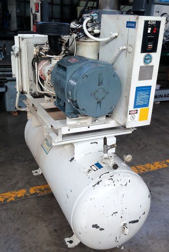 INGERSOLL RAND IR 40 HP ROTARY SCREW AIR COMPRESSOR ON 120 GAL TANK