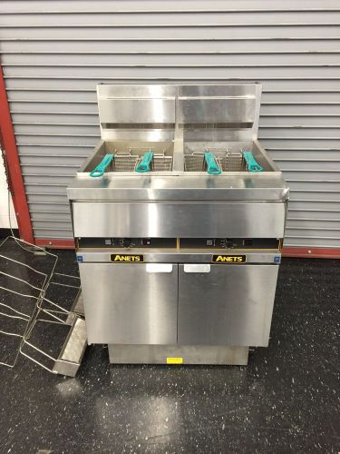ANETS TWIN POT GAS FRYER WITH FILTER SYSTEM