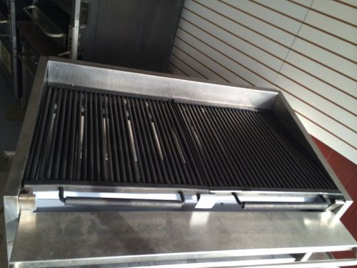 4&#039; Magic Shef Char Broiler Gas